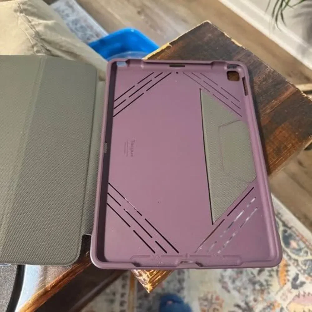 Targus VersaVu Purple Rotating Case for Apple iPad 10th Gen 10.9”